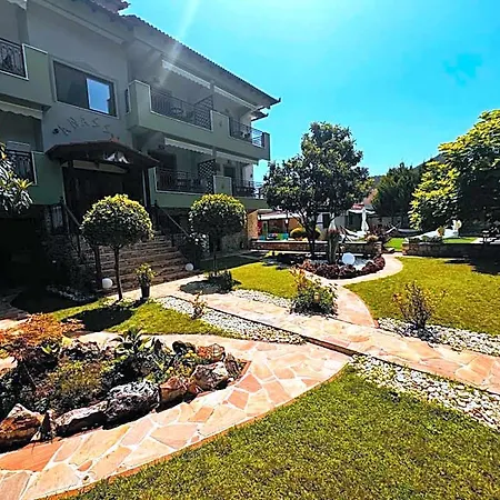 Anassa Deluxe & Hotel 3*