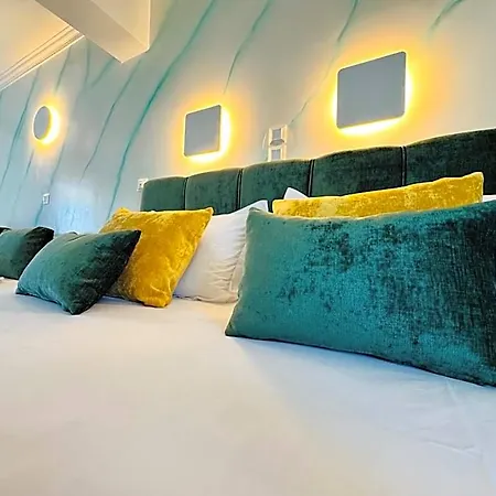 Anassa Deluxe & Hotel 3*